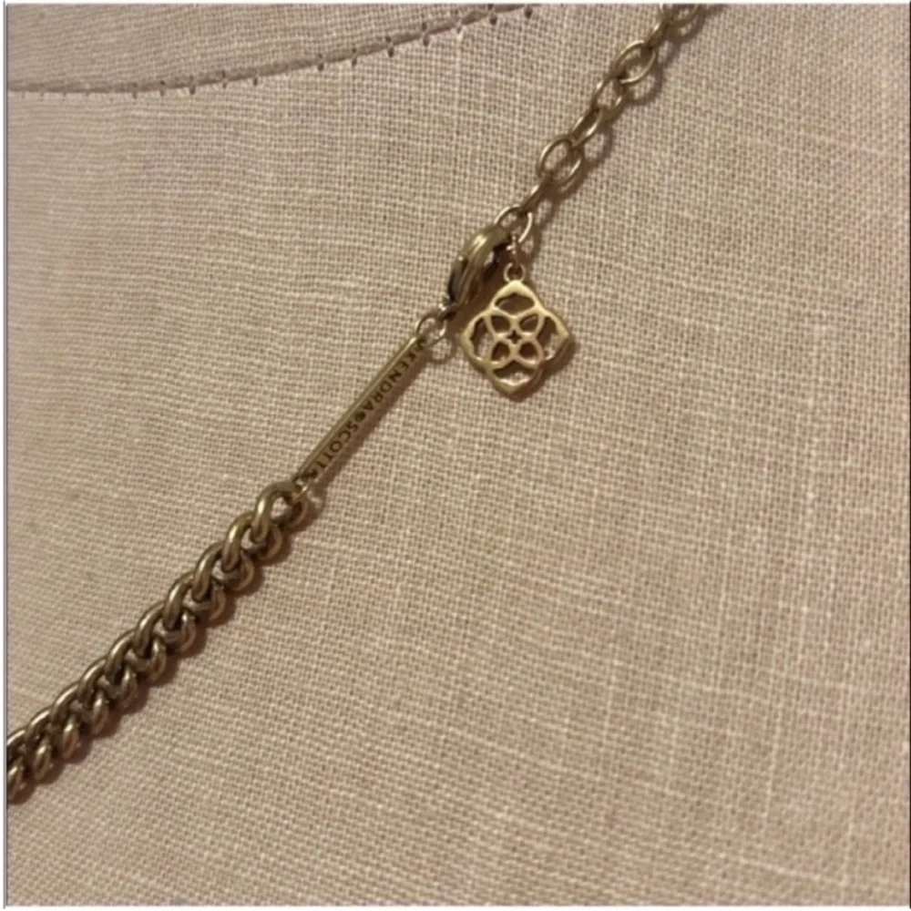✨SOLD✨ NWOT Kendra Scott Ace Necklace Vintage Gold - Picture 5 of 10